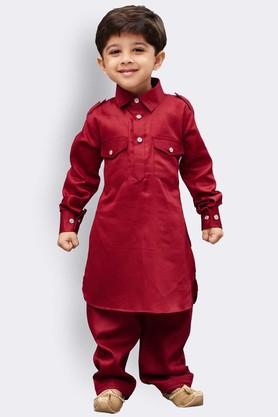 Buy VASTRAMAY Maroon Solid Cotton Mandarin Boys Pathani Kurta Set