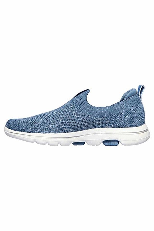 Flat 40% Off on Skechers 