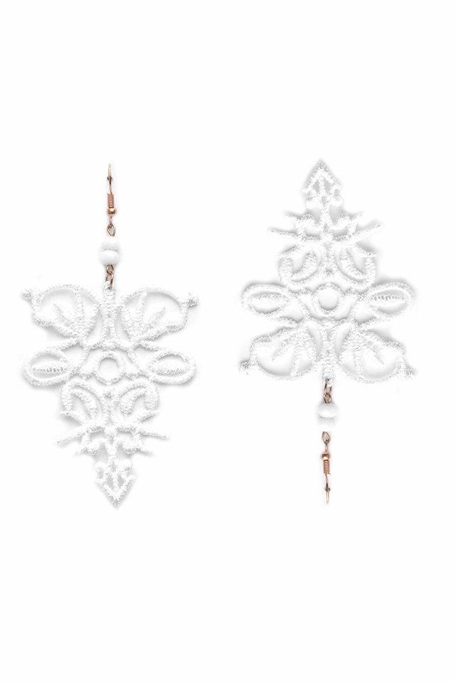 White deals lace earrings