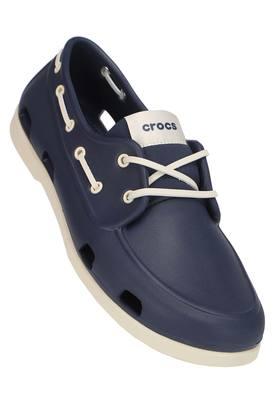 crocs under 500