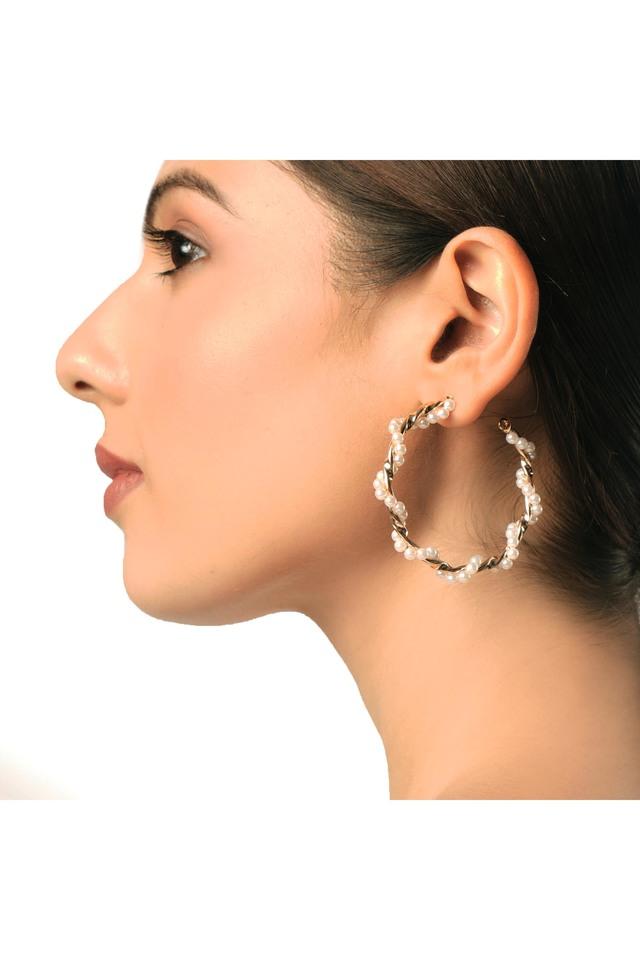 Trendy earrings store