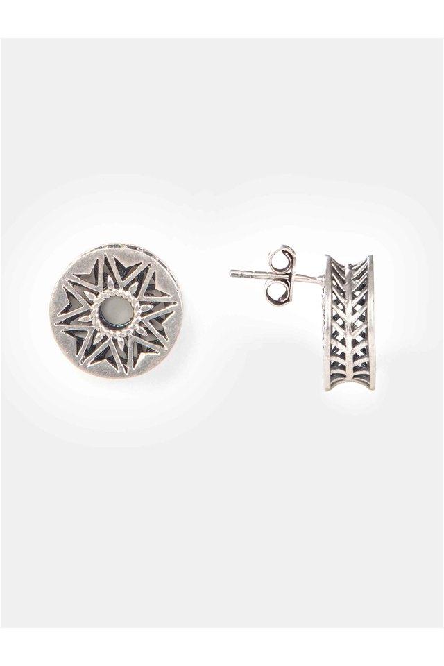 Caratlane mens store stud