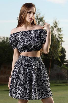 Casual crop top and skirt clearance set