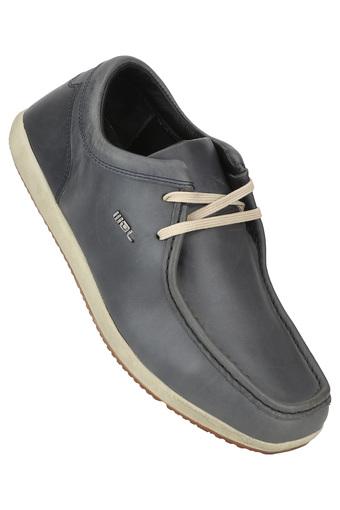 shoppers stop casual shoes