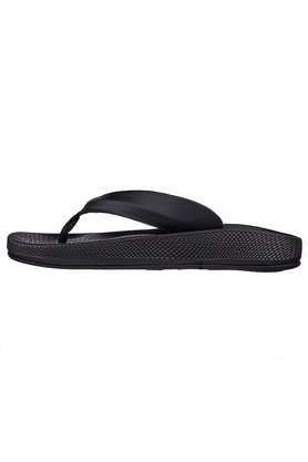 Black flip discount flops near me