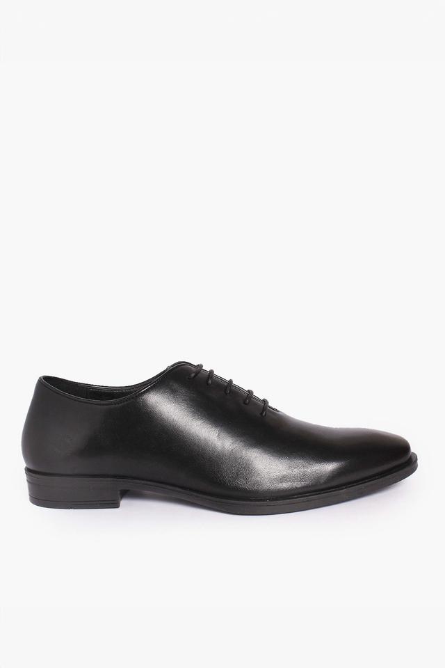 Buy LEE COOPER Black Leather Lace Up Men s Oxford Shoes Shoppers Stop