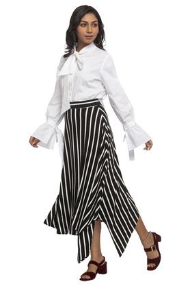 Striped asymmetrical outlet skirt