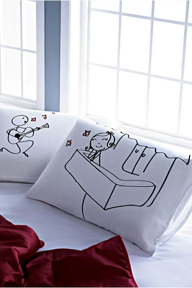 White Serenade Senorita Pillow Talk Bedlinen Bedsheet Set King