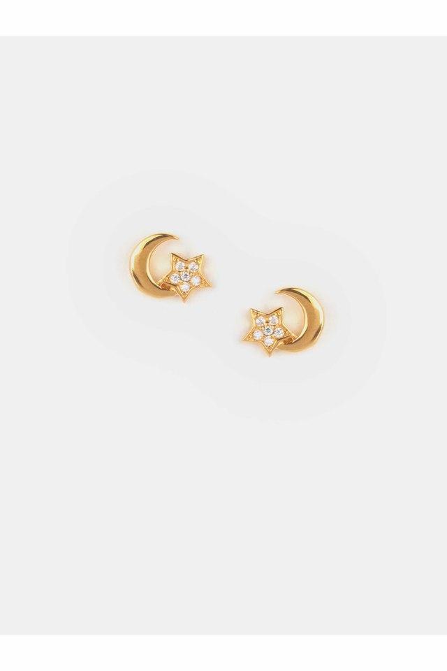 Shop Swerve Twist Diamond Stud Earrings Online | CaratLane US