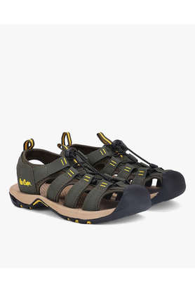 Lee cooper chappal online price