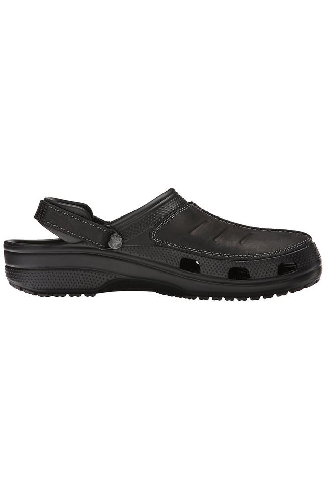 Crocs shoppers stop store