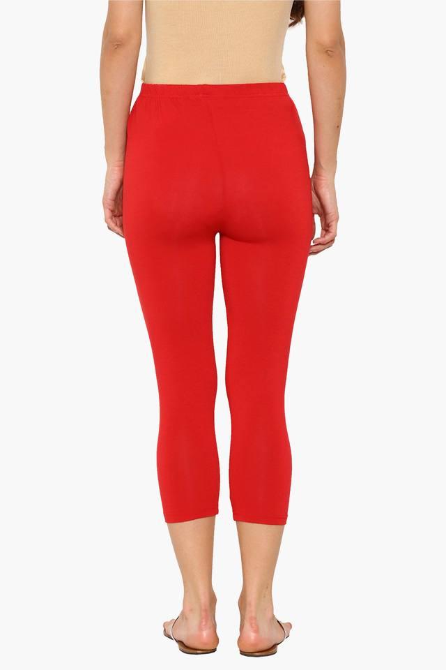 Ladies Three Quarter Yoga Tights have a stylish body hugging fit.