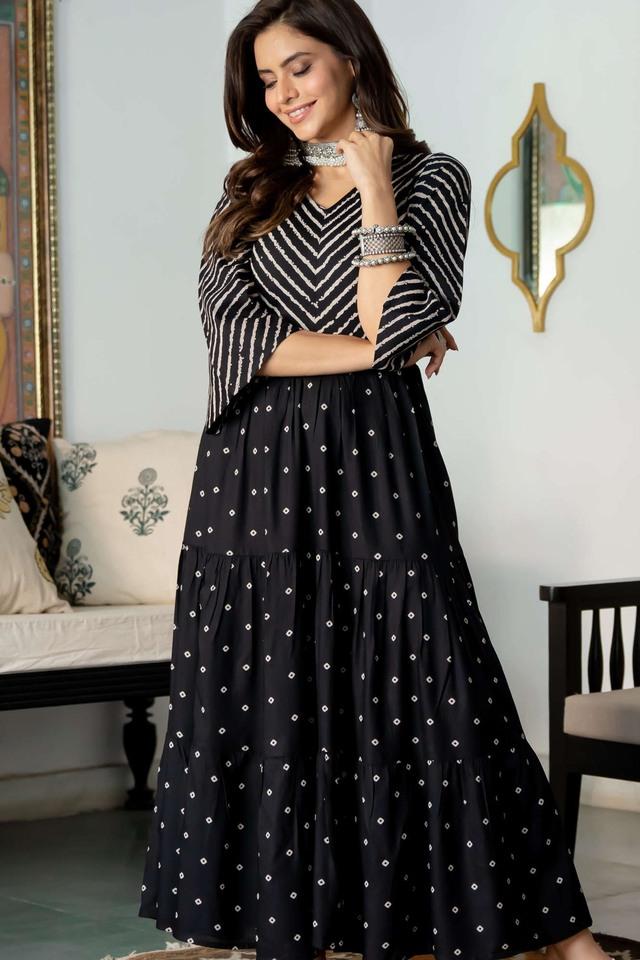 Shae by SASSAFRAS Women Black Polyester Brocade Ethnic Dress Price in  India, Full Specifications & Offers | DTashion.com