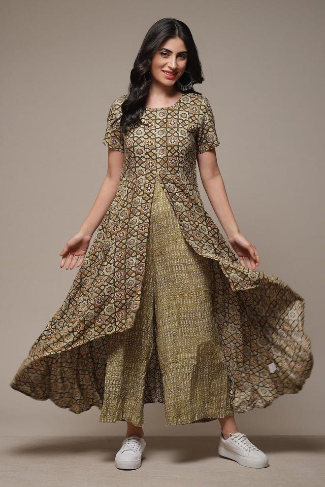 Lehenga Cholis Starts Rs.158 Online | Flipkart.com