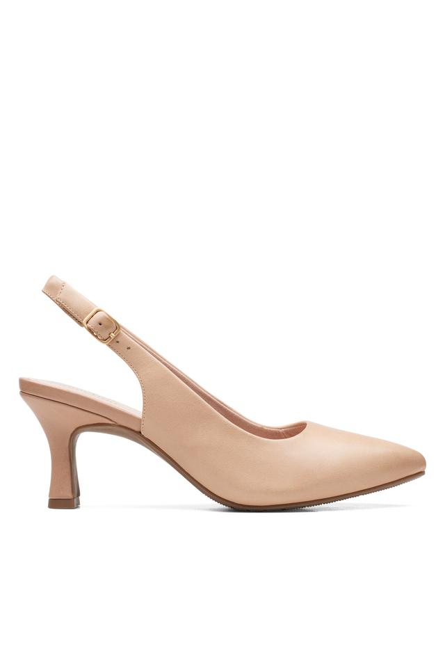 Clarks hotsell beige pumps