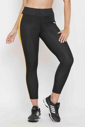 Clovia Black Self Design Slim Fit Mid Rise Capris