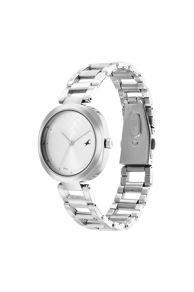 Buy FASTRACK Mens 32 x 38.10 x 7.25 mm Stunners 4.0 Silver Dial