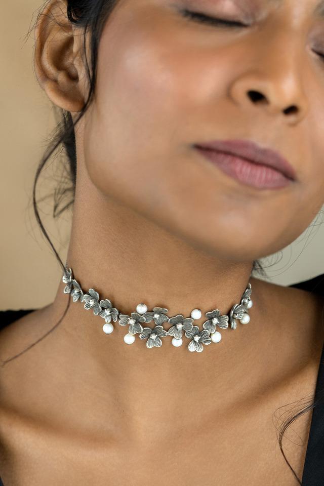 Silver store cleopatra necklace