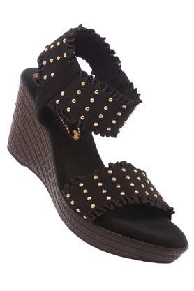 Womens discount studded sandals