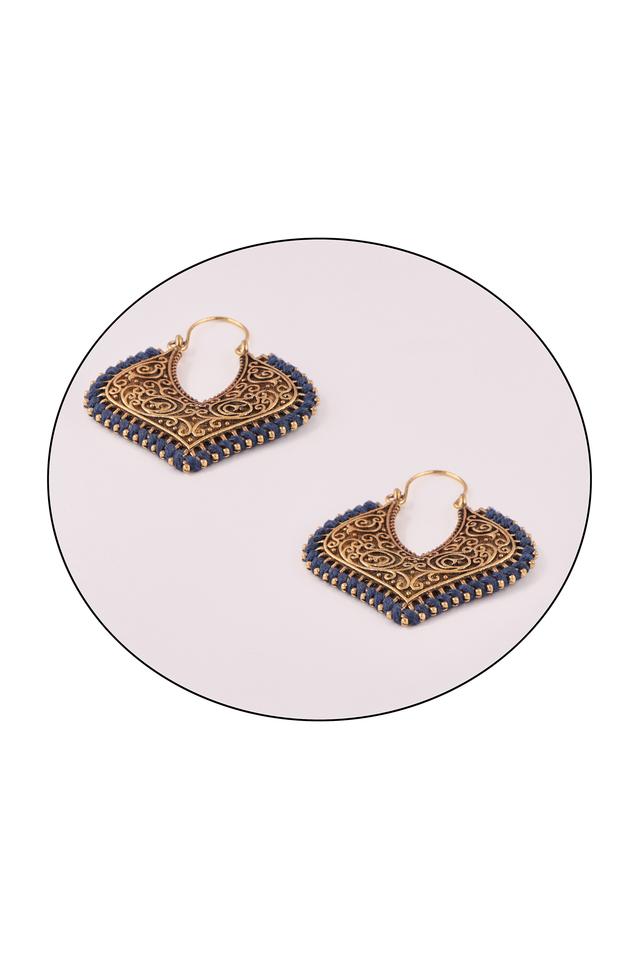 Buy Karatcart Kundan Gold Dark Blue Earrings Online