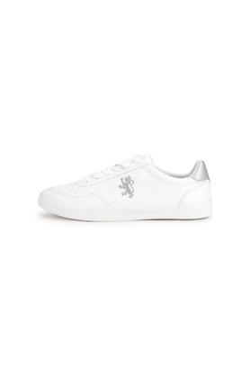 Red tape white store sneakers for men