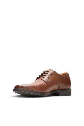 Clarks tilden hotsell plain dark tan