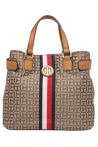 tommy hilfiger bags shoppers stop