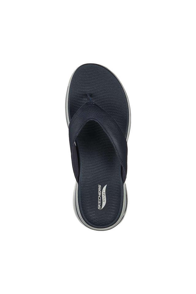 Navy skechers flip discount flops