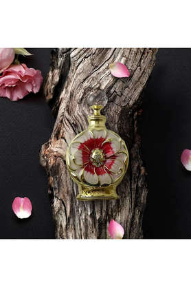 Buy Swiss Arabian Layali Rouge 996 Concentrated Perfume Oil - 15 ml Online  At Best Price @ Tata CLiQ