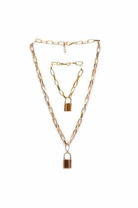 Chunky chain necklace hot sale with lock