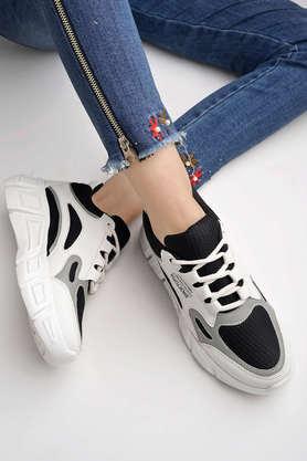 Casual best sale sporty look