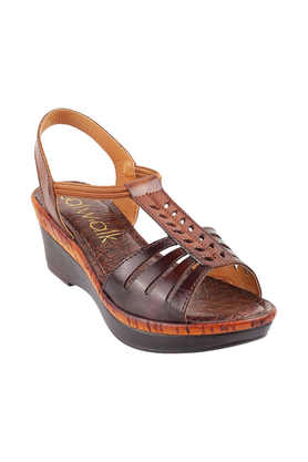 Sandals Buy Sandals For Women Online Shoppers Stop