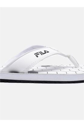 Fila flip best sale flops white