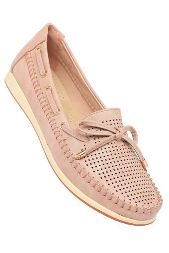 moccasin like shoe for casual wear