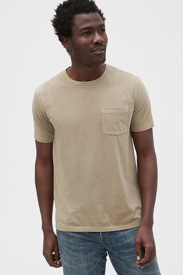 Gap mens pocket clearance tee