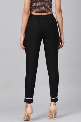 Women ankle length stretchable leggings with secured side pocket