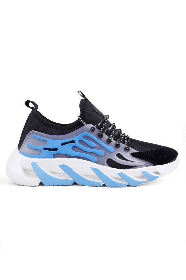 woakers casual sneakers