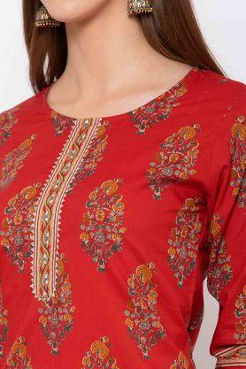 Kurta patti neck outlet design