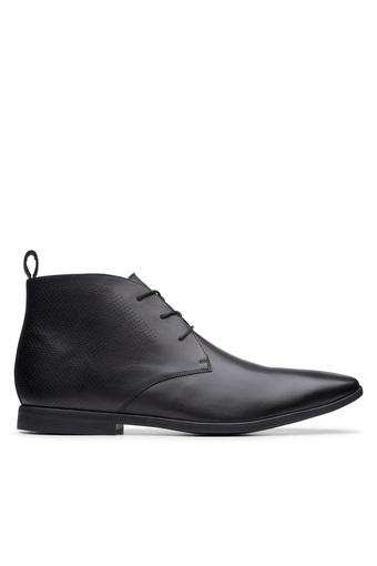 clarks mens lace up boots