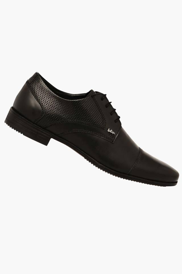 Shoppers stop cheap lee cooper shoes