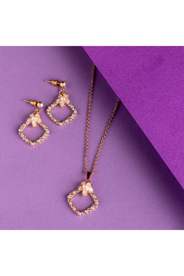 Gold Plated Floral Design Pendant Chain and Earring Set – Gifts and Fashion