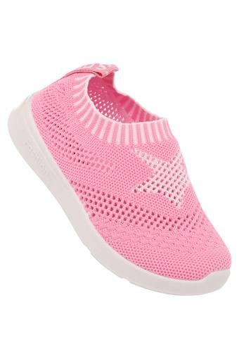 sports shoes in girls