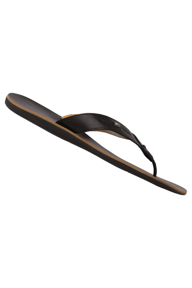 Tommy hilfiger leather online flip flops