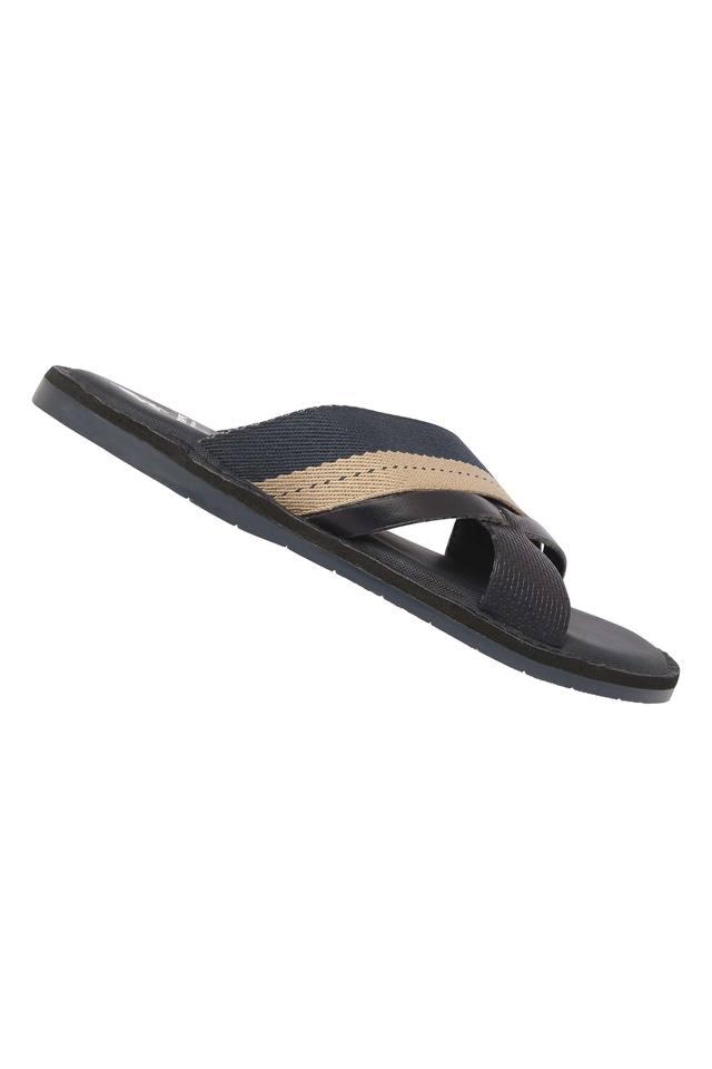 Red tape chappal hot sale for mens