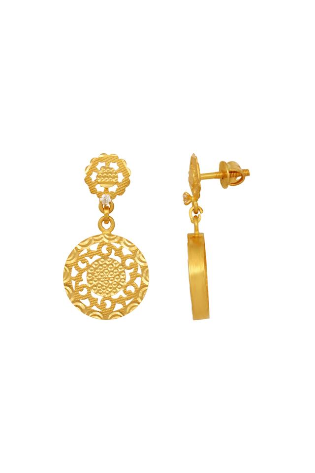 Alluring, Fancy gold filigree earrings with diamonds in gold basket design