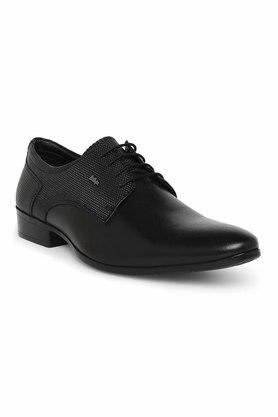 Shoppers stop hot sale lee cooper shoes