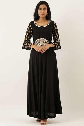 Black skirt golden on sale top