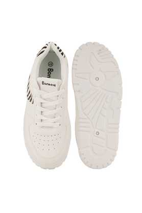 Unistar hot sale white shoes