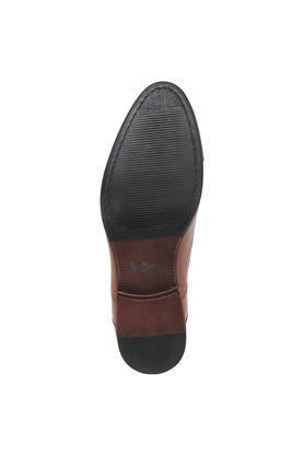 Shoppers stop lee hot sale cooper shoes