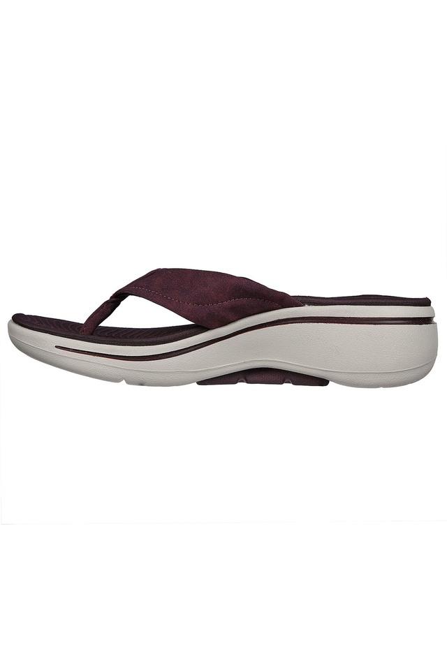 Skechers hotsell women floaters